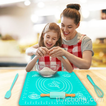 Kids silicone baking set.